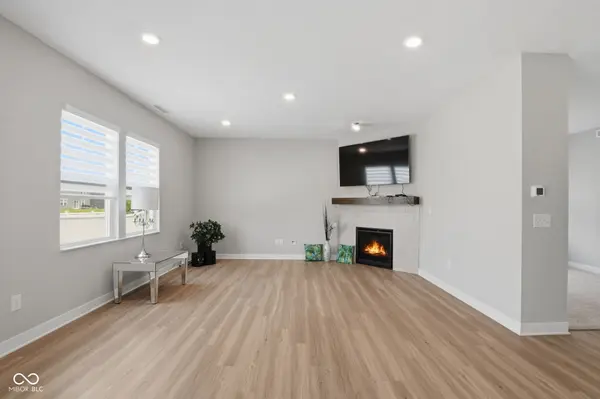 9458 Tobin CIR, Avon, IN 46123