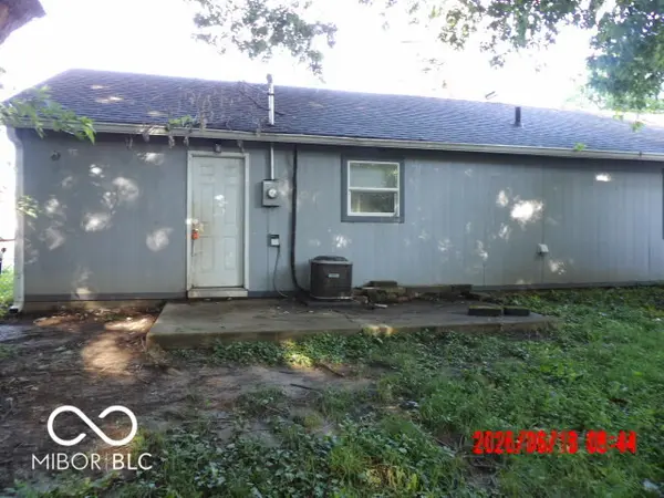 81 Crestview DR, Greenwood, IN 46143