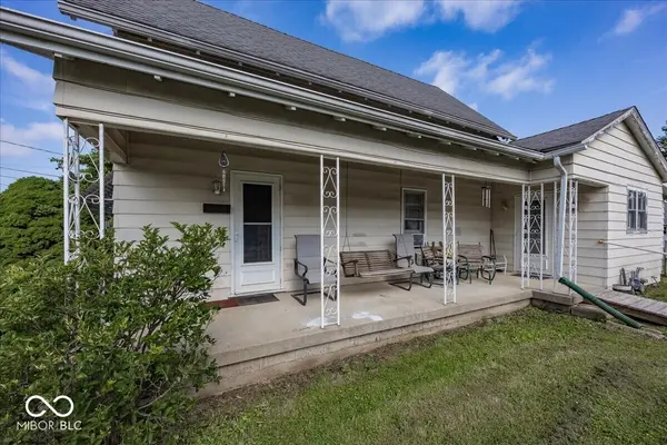 24 W Brown ST, Knightstown, IN 46148