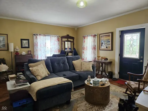 105 E Logan ST, Attica, IN 47918