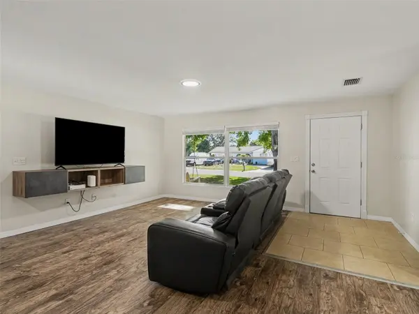 704 S LOCKWOOD RIDGE RD, Sarasota, FL 34237