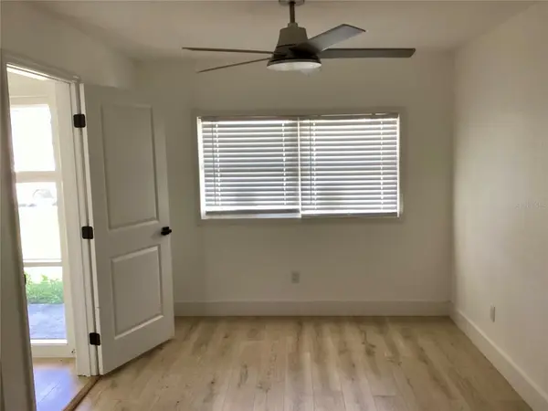 2370 BAHIA VISTA ST, Sarasota, FL 34239