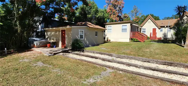 410 W HOWRY AVE #D, Deland, FL 32720