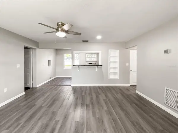 25 E CHARLOTTE AVE, Eustis, FL 32726