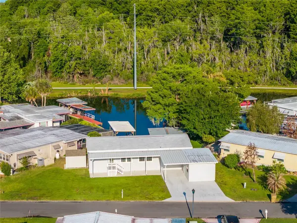 31609 TERRACE DR, Tavares, FL 32778