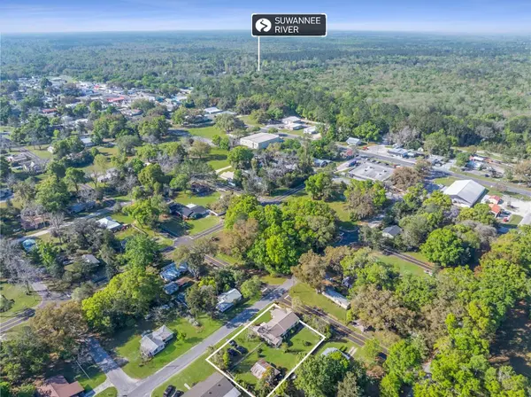 207 SENTER AVE NW, Branford, FL 32008