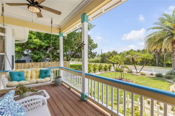521 S PENINSULA AVE, New Smyrna Beach, FL 32169