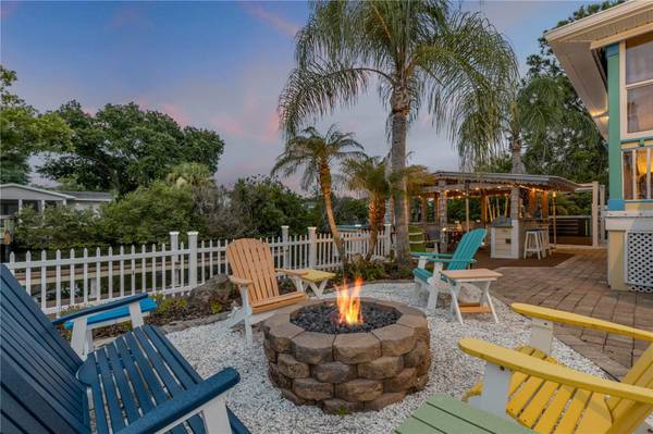 521 S PENINSULA AVE, New Smyrna Beach, FL 32169