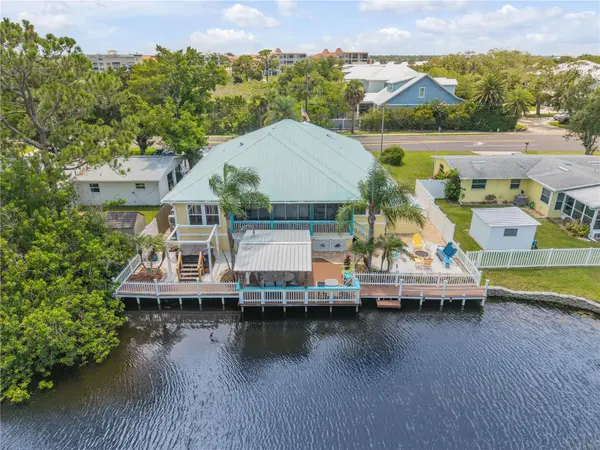 521 S PENINSULA AVE, New Smyrna Beach, FL 32169
