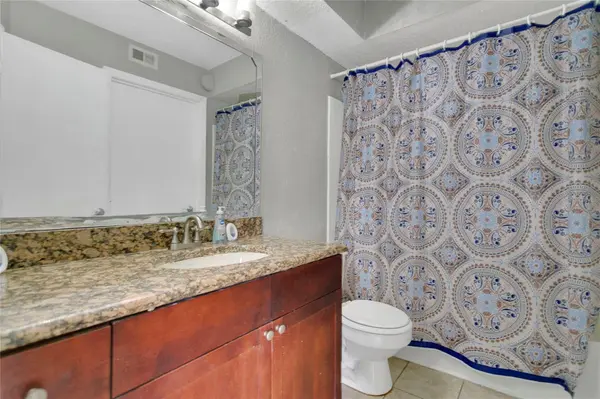 5148 CONROY RD #12, Orlando, FL 32811