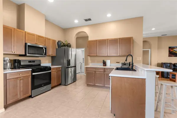 2390 CALEDONIAN ST, Clermont, FL 34711