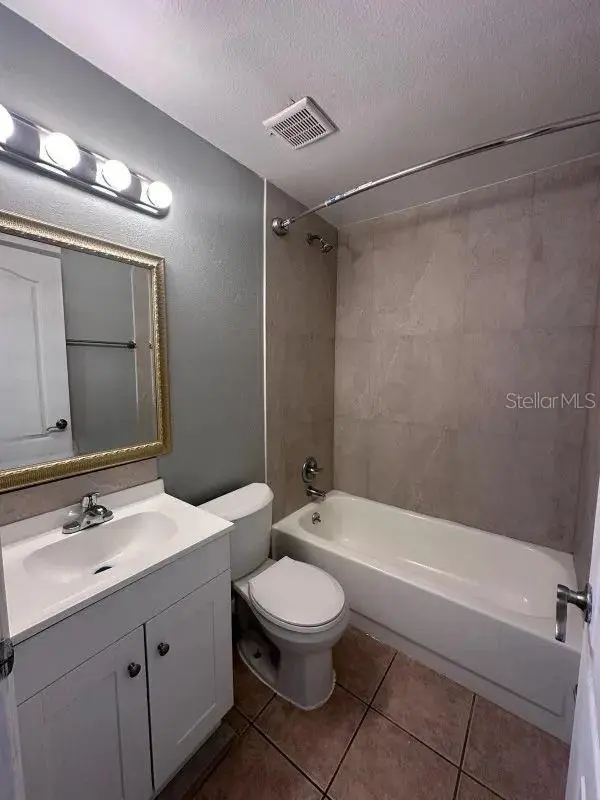 90 HIDDEN LAKE DR #124, Sanford, FL 32773