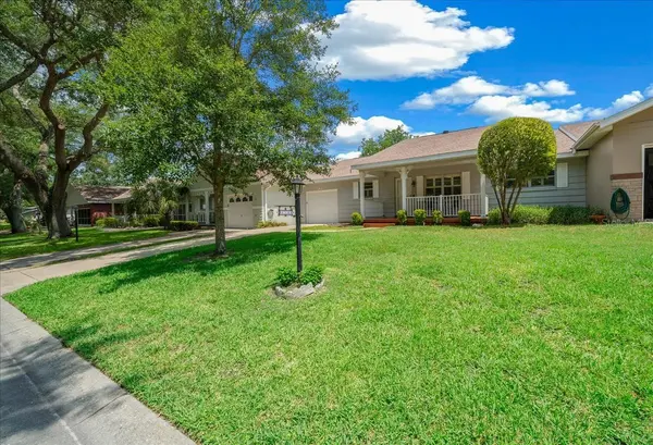 8715 SW 97TH ST #E, Ocala, FL 34481