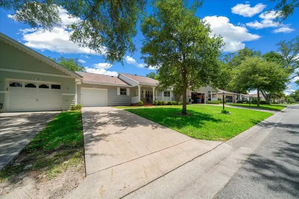 8715 SW 97TH ST #E, Ocala, FL 34481
