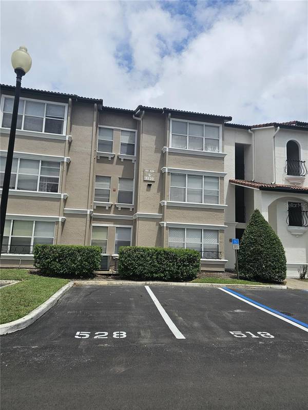 5132 CONROY RD #932, Orlando, FL 32811