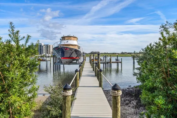 430 ST ANDREWS DR, Belleair, FL 33756