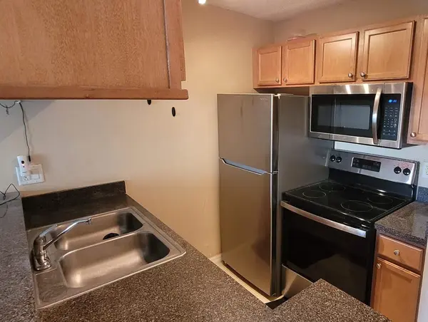 302 LAKE PARSONS GN #102, Brandon, FL 33511