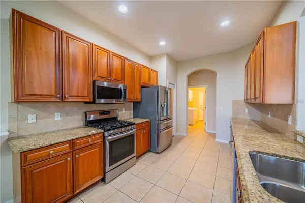 445 NOBLE FAIRE DR, Sun City Center, FL 33573