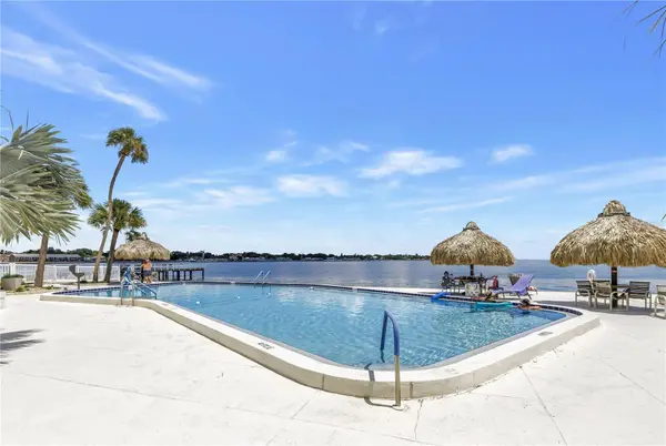 7200 SUNSHINE SKYWAY LN S #8B, St Petersburg, FL 33711