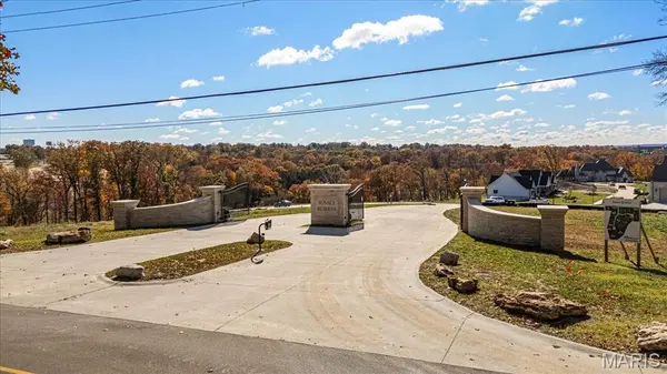 9418 Sunset Reserve DR, St Louis, MO 63127