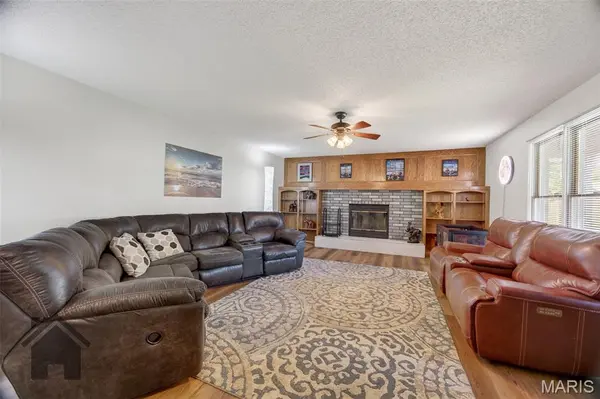 100 LaSalle DR, Waynesville, MO 65583