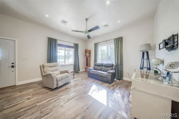 13689 County Road 3590, St James, MO 65559