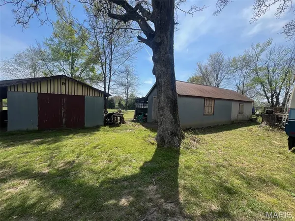 9364 US Highway 160E, Fairdealing, MO 63939