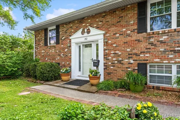 312 S 5th ST, Mascoutah, IL 62258