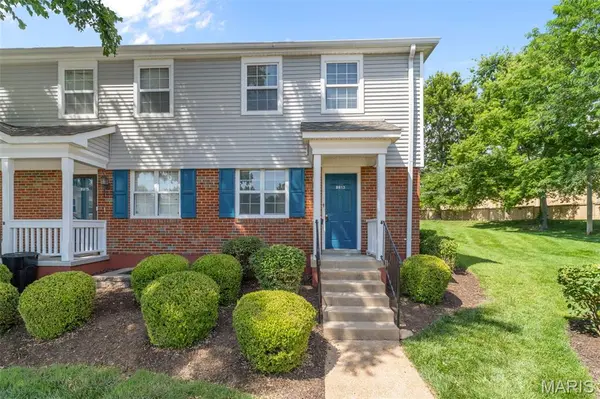 8813 Wrenwood LN, St Louis, MO 63144
