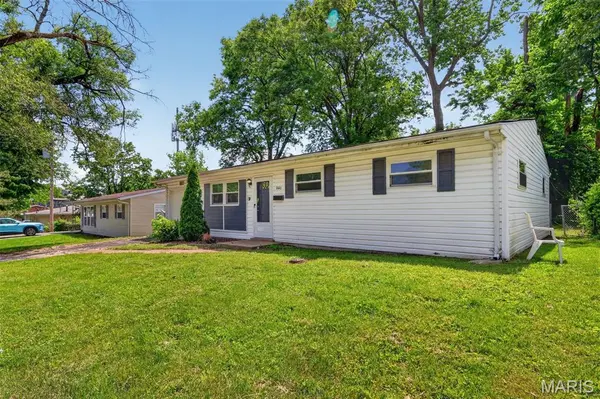 9446 Stansberry AVE, St Louis, MO 63134
