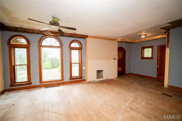 8980 Highway 100, New Haven, MO 63068