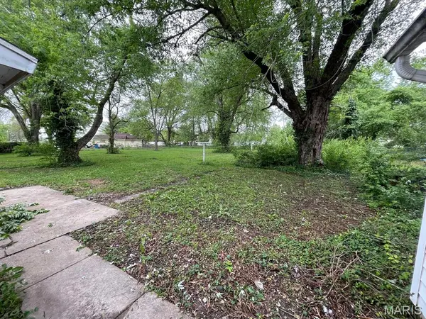 605 S Edwardsville RD, Worden, IL 62097