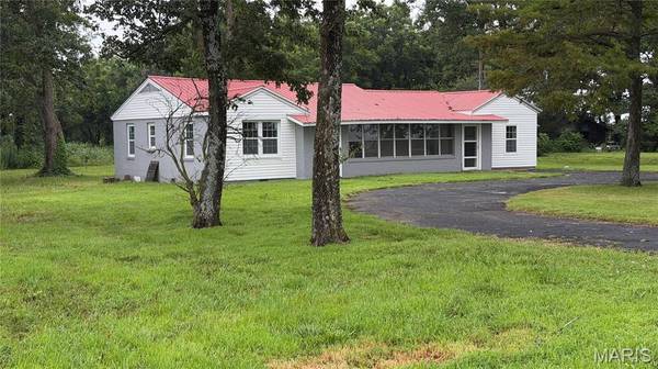 1349 County Highway 241, Parma, MO 63870