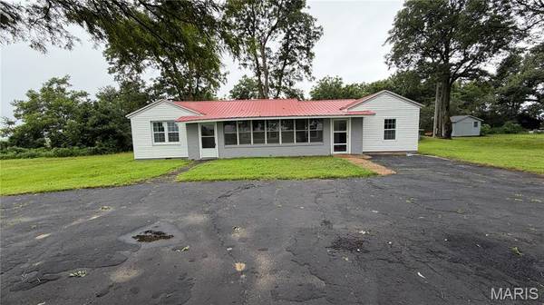 1349 County Highway 241, Parma, MO 63870