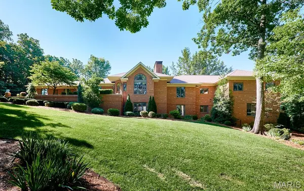 3 Forest Hills DR, Washington, MO 63090