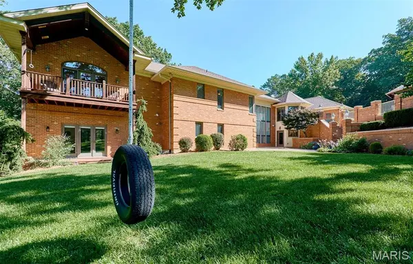 3 Forest Hills DR, Washington, MO 63090