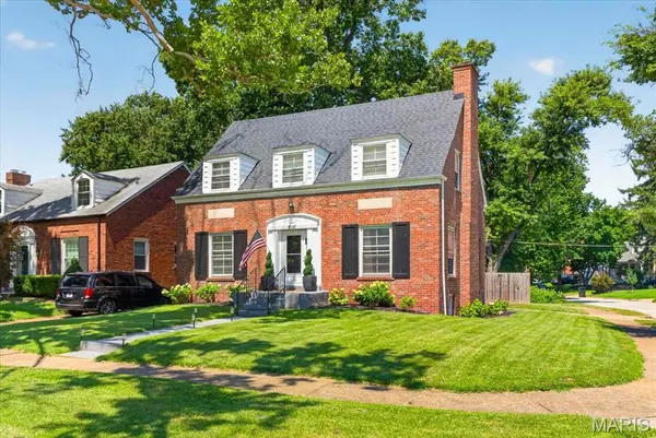 1067 Wilson AVE, St Louis, MO 63130