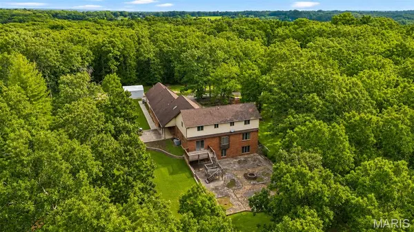 27 Kehner RD, Steelville, MO 65565