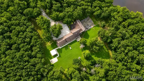 27 Kehner RD, Steelville, MO 65565