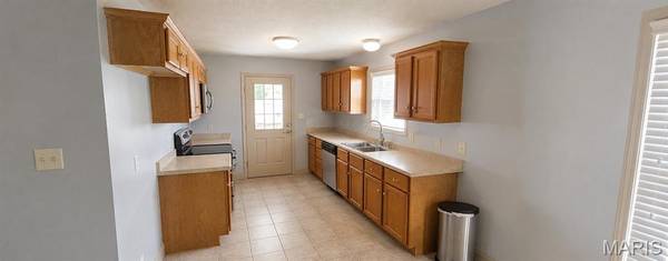 639 Olivia DR, Cape Girardeau, MO 63701