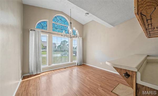 16975 Lensman RD, St Robert, MO 65584
