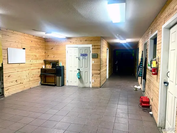 810 & 812 W Oak, Dexter, MO 63841