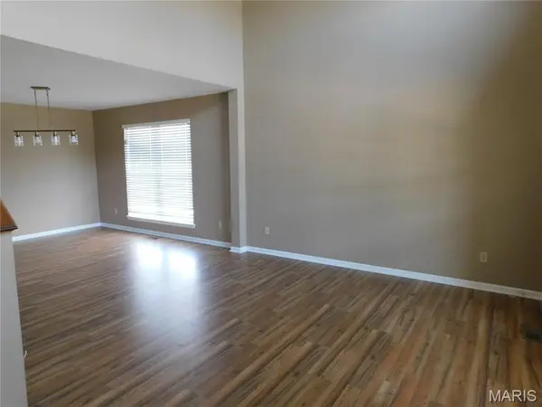 1923 Lunenburg, St Peters, MO 63376