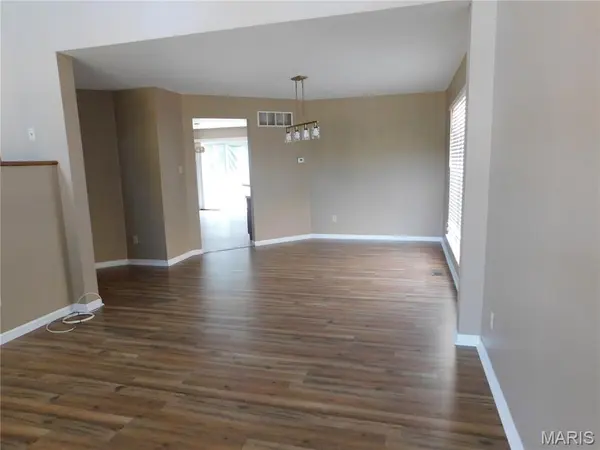 1923 Lunenburg, St Peters, MO 63376