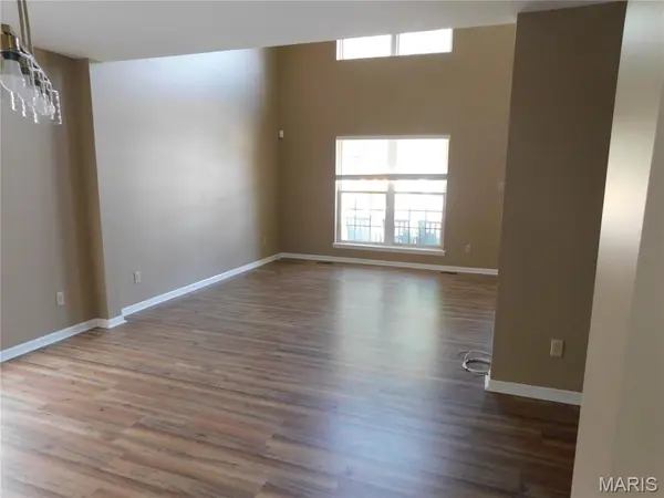 1923 Lunenburg, St Peters, MO 63376