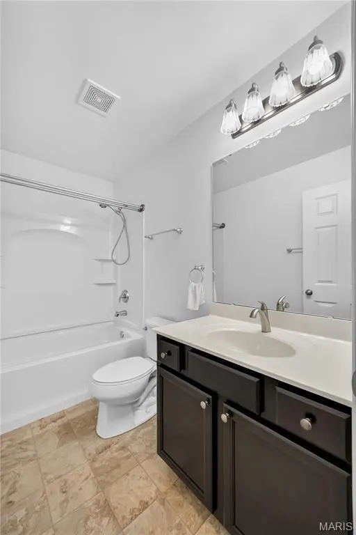 619 Wilmer Meadow DR, Wentzville, MO 63385