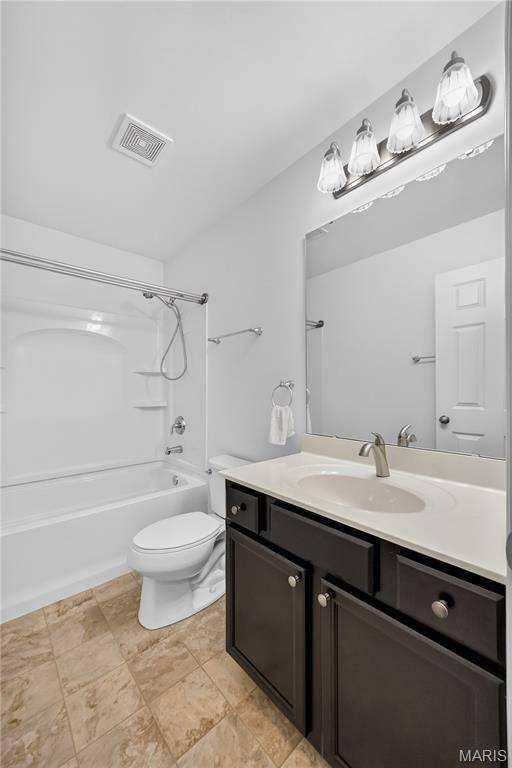 619 Wilmer Meadow DR, Wentzville, MO 63385