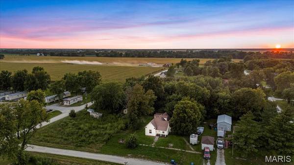 805 S Clark ST, Bellflower, MO 63333