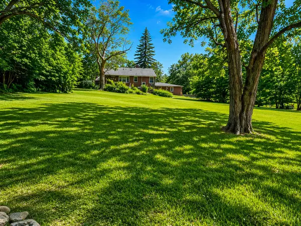 22W130 Irving Park RD, Roselle, IL 60172