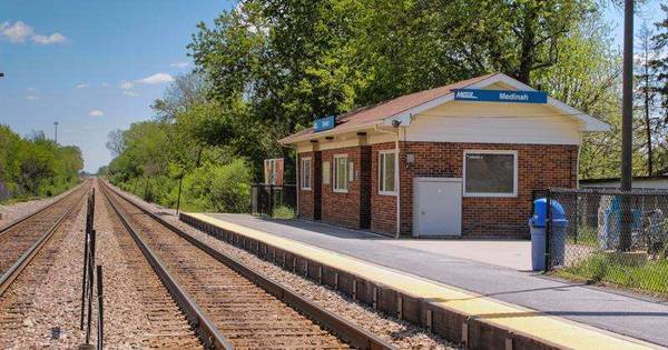 22W130 Irving Park RD, Roselle, IL 60172